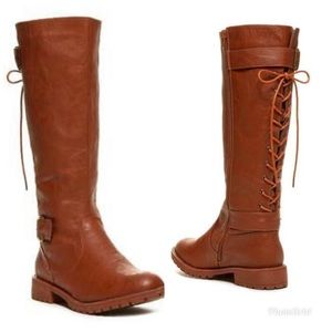 NWOT Size 8.5 Lace-Up Back Riding Boot